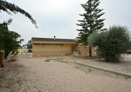 Country house in Almoradi