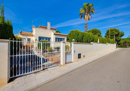 Villa in Orihuela Costa