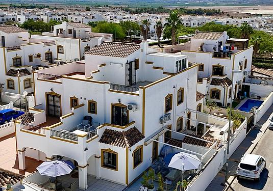 Duplex in Vistabella Golf Entre Naranjos