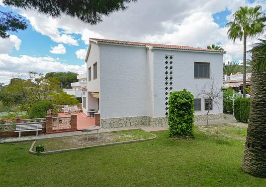 Villa in El Campello
