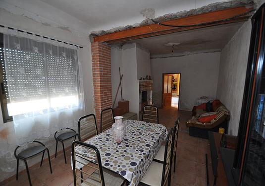 Town house in Abanilla