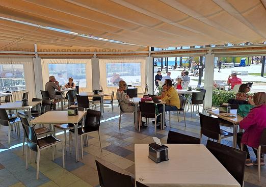 Commercial in La Mata