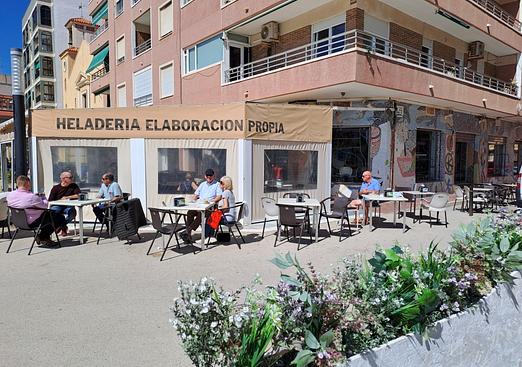 Commercial in La Mata