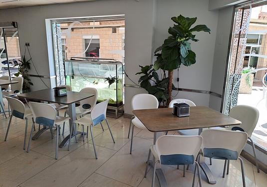 Commercial in La Mata