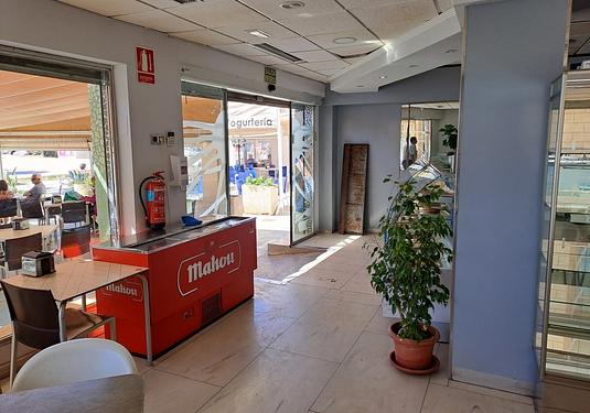 Commercial in La Mata