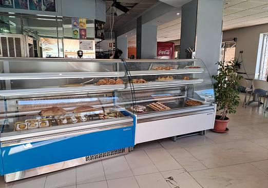 Commercial in La Mata