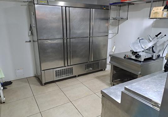 Commercial in La Mata