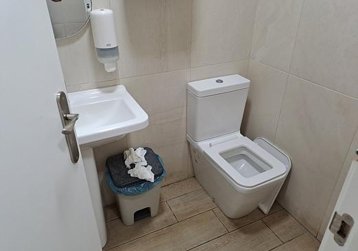 Commercial in La Mata