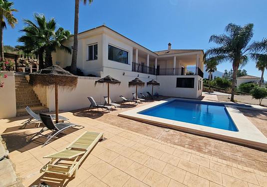 Villa in Periana
