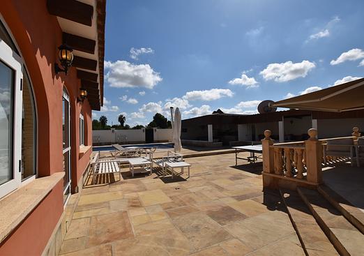 Country house in Heredades