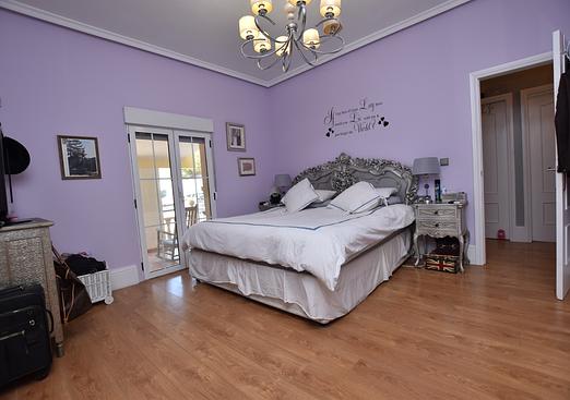 Country house in Heredades