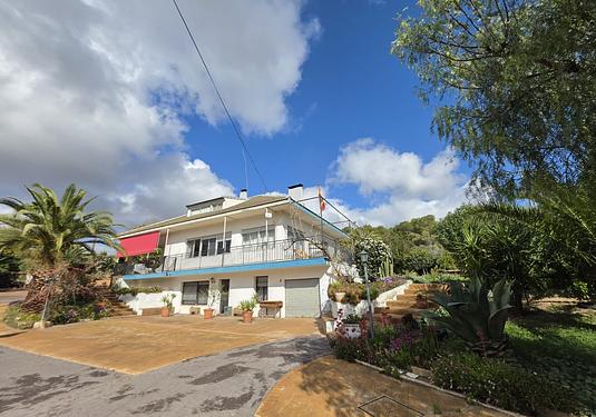 Villa in Elda