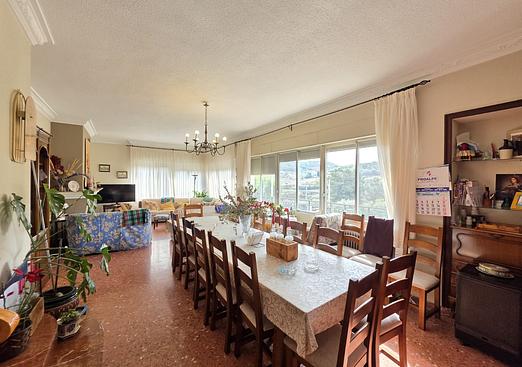 Villa in Elda