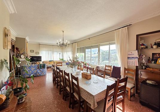 Villa in Elda