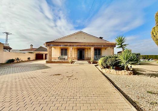 Villa in Avileses