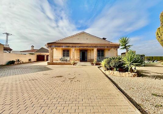 Villa in Avileses