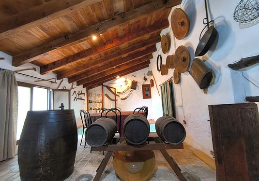 Commercial in Banyeres De Mariola
