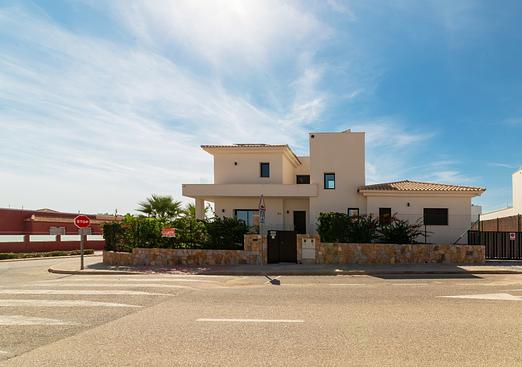 Villa in Los Montesinos