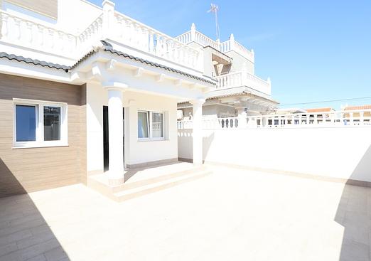 Semi detached in El Chaparral