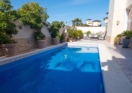 Villa in Playa Flamenca