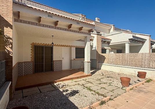 Town house in San Miguel de Salinas