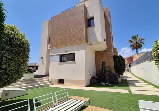 Villa in Torrevieja