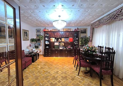 Villa in Sax
