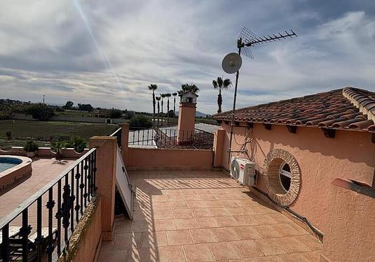 Country house in Dolores