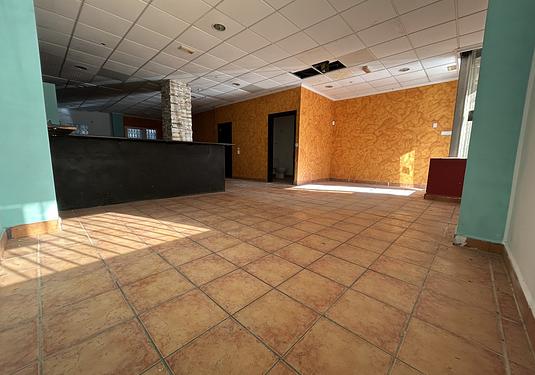 Commercial in Villamartin