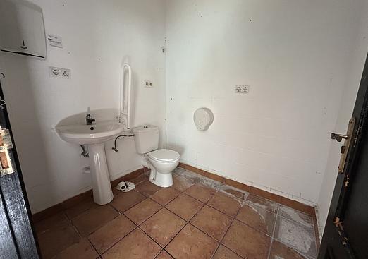 Commercial in Villamartin