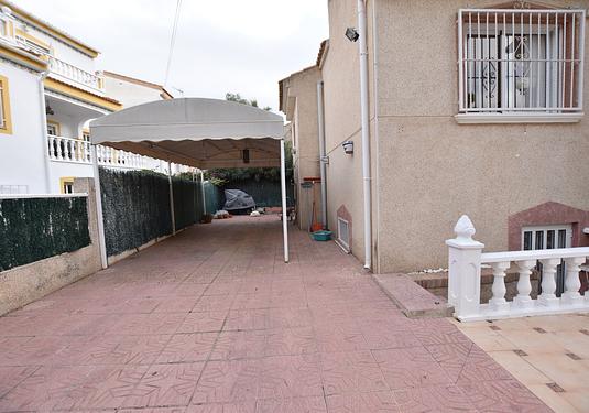 Villa in Algorfa