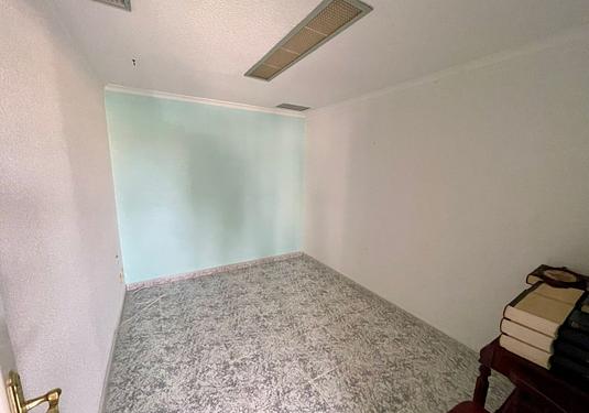 Commercial in Los Alcazares