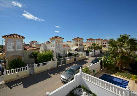 Villa in Algorfa