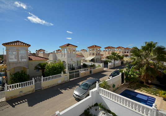 Villa in Algorfa