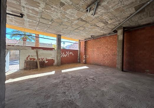 Commercial in Jacarilla