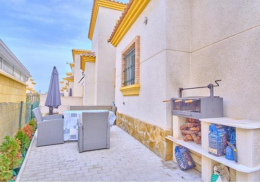 Villa in Los Montesinos