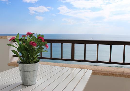 Apartment in Mil Palmeras