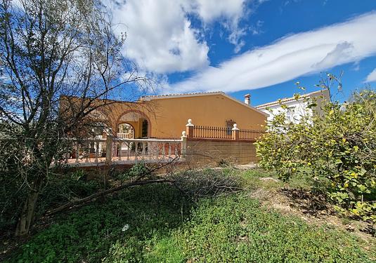 Villa in Periana
