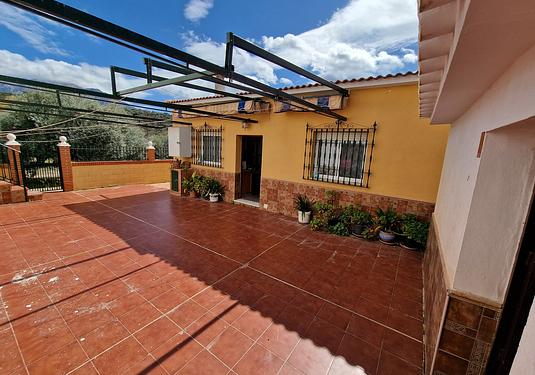 Villa in Periana