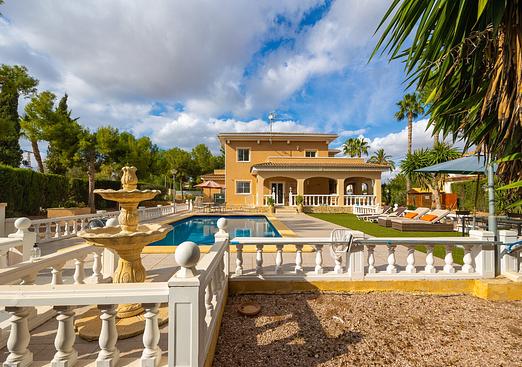 Villa in Aspe