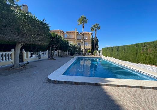 Villa in Guardamar del Segura