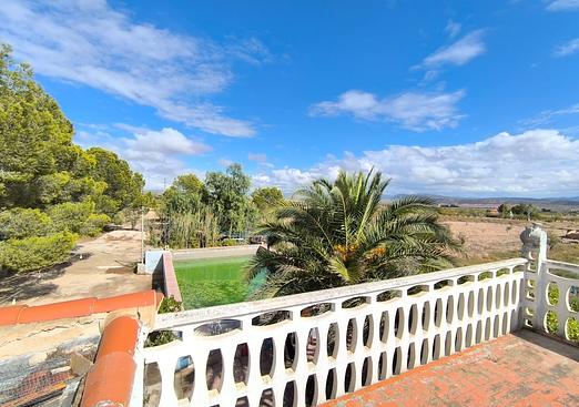 Country house in Yecla