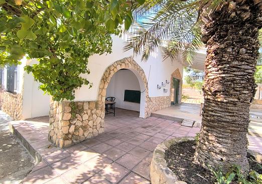 Country house in Yecla