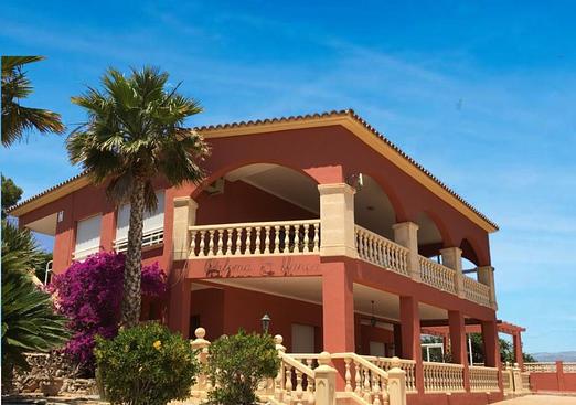 Villa in Alfas del Pi