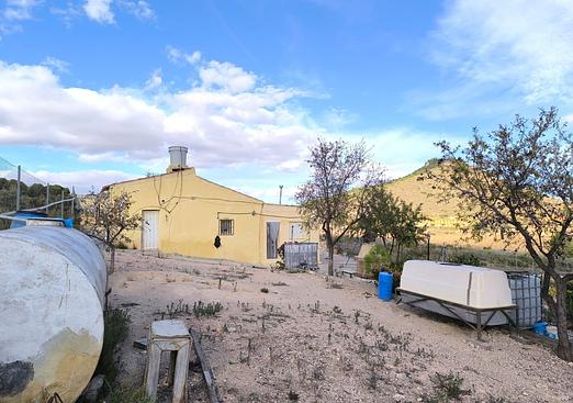 Country house in Yecla