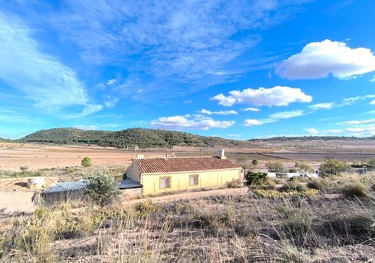 Country house in Yecla