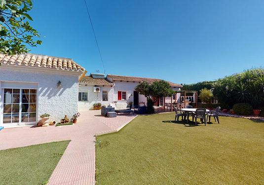 Villa in Los Belones