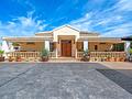 Country house in Heredades