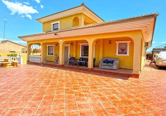 Villa in Torrevieja