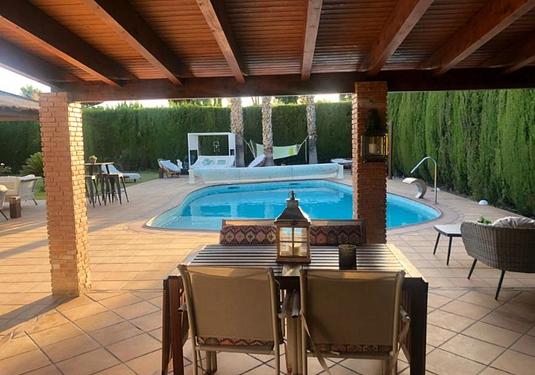 Villa in Elda